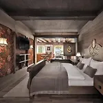Goldener Greif Hotel 4*