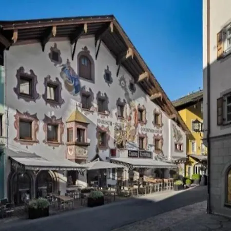 Отель Goldener Greif 4*