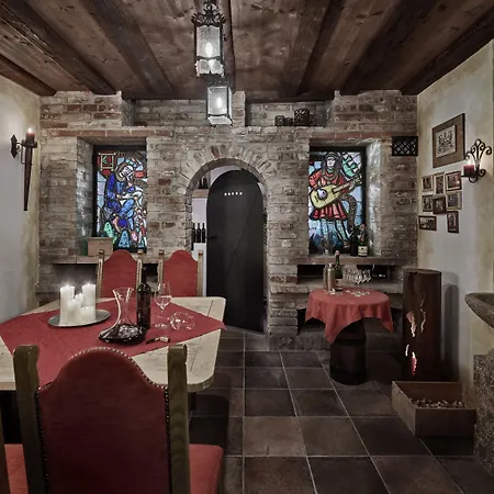 Goldener Greif Отель