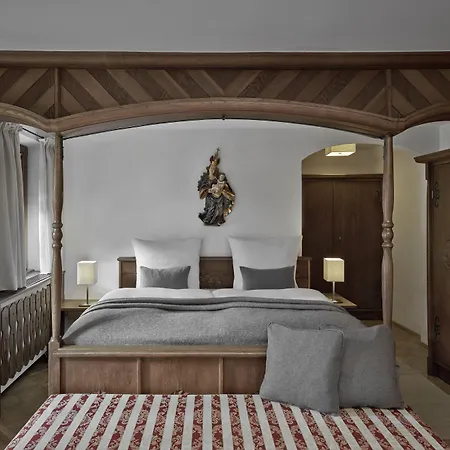 Goldener Greif Отель