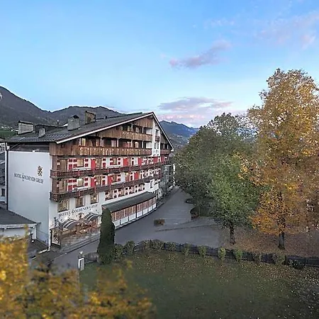 Goldener Greif Hotel 4*