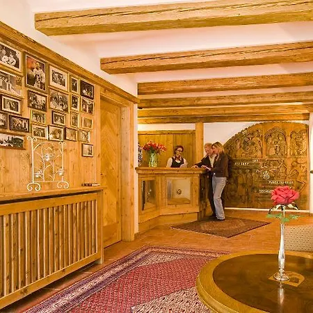 Goldener Greif Отель Кицбюэль