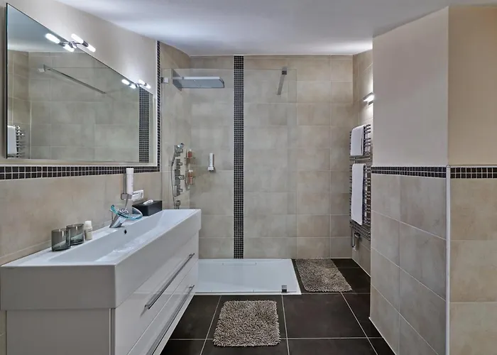 غولدنر غريف 4*