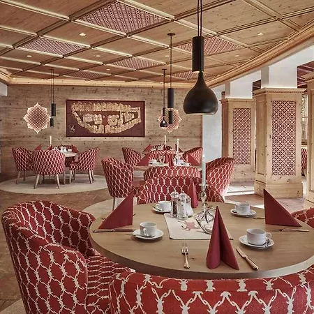 Goldener Greif Szálloda